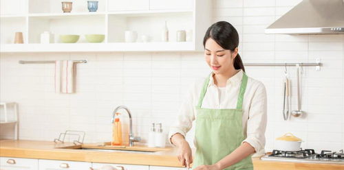 月薪一萬的保姆自述 高薪背后的神經(jīng)緊繃與職業(yè)尊嚴(yán)